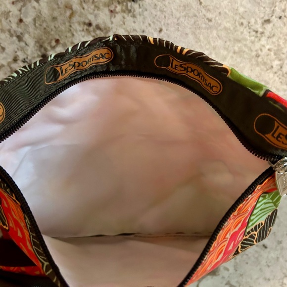 LeSportsac Deluxe Everyday Messenger Bag - Expandable - Picture 10 of 10